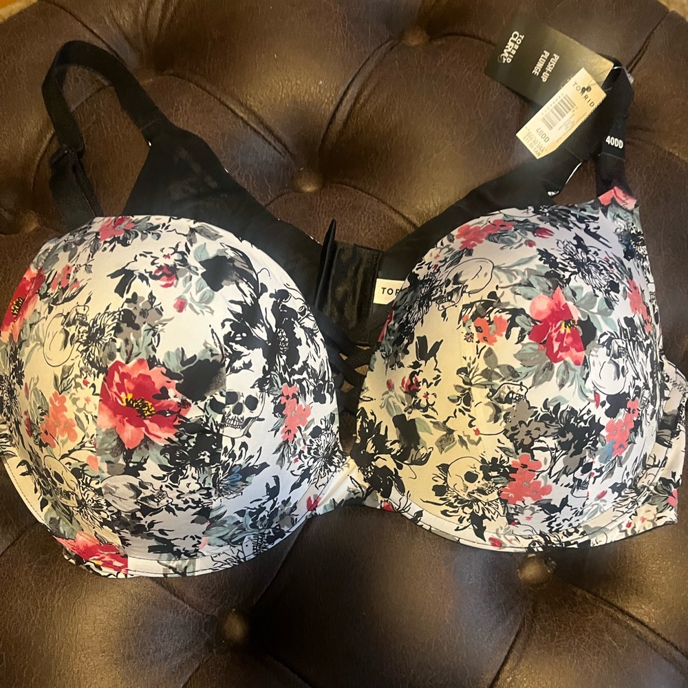 NWT Torrid Curve Bra, Size 40DD